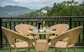 The Mystic Mountains Kasauli I Serviced Villa I Open Air Lawn & Roof Top I Bonfire I Nature Walk I Memorable I By Exotic Stays